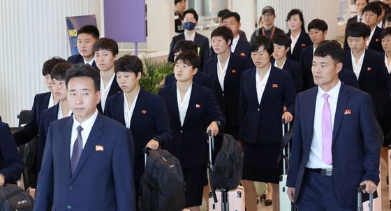 북한 여자축구클럽팀 첫 방남