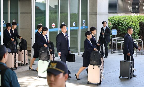 한국 찾은 내고향여자축구단…北축구팀으론 12년만