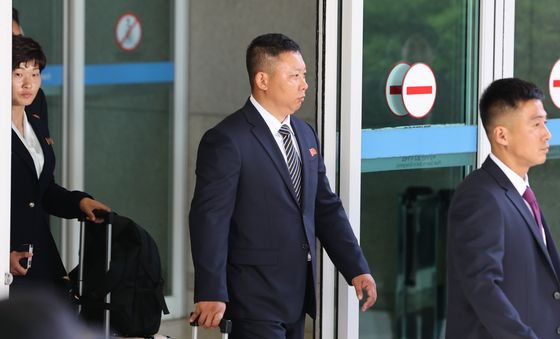 한국 찾은 내고향여자축구단…北축구팀으론 12년만