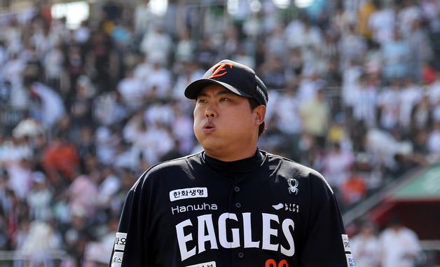 '5이닝 2실점' 류현진, 승리투수 요건 갖추고 교체