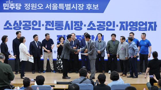 정책 전달받는 정원오