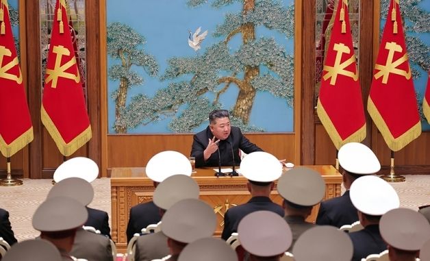 김정은, 전군 사·여단 지휘관 회의 주재