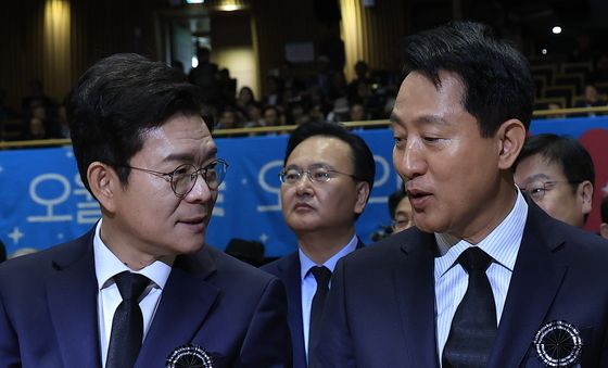 대화 나누는 정원오-오세훈 서울시장 후보