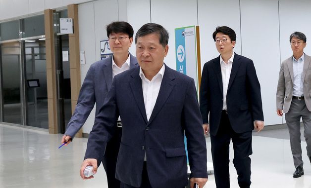 삼성전자 노·사후조정 회의 참석하는 박수근 중노위원장