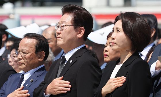 5·18민주화운동 기념식 국민의례하는 이재명 대통령