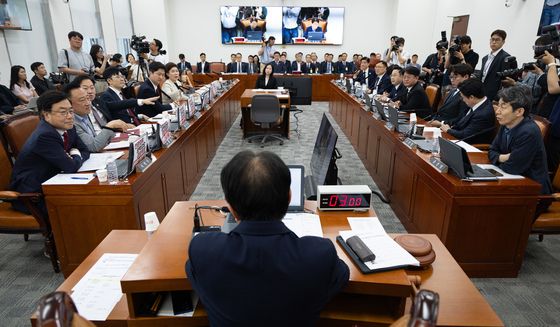 정원오 후보 팻말 관련 고성 오가는 여야