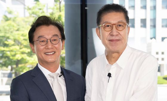 토론회 참석한 전재수·박형준 부산시장 후보