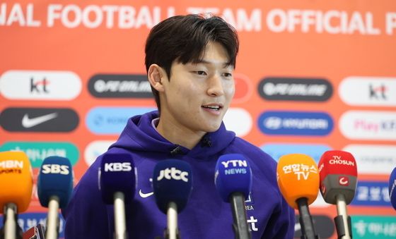 미국 출국 전 인터뷰 하는 배준호