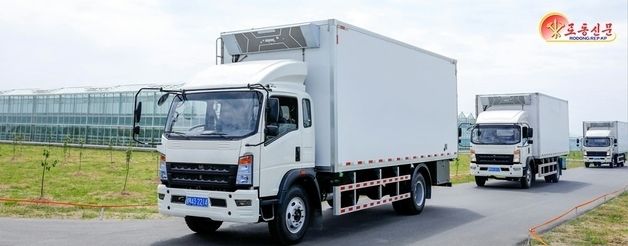 北 "매일 수백t 채소 수확"…신의주 온실농장 집중 조명