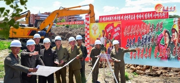 北 "농촌 살림집 건설 박차"…평양시 앞장 선전