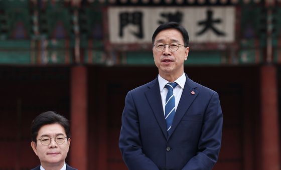 인사말하는 위성곤 제주지사 후보