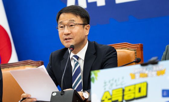 원내대책회의 발언하는 한병도 원내대표