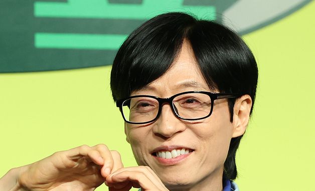 유재석, 국민 개그맨의 미소