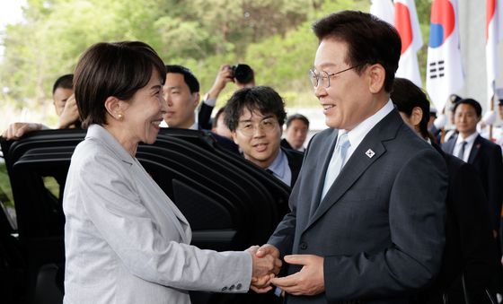 이재명 대통령, 다카이치 사나에 일본 총리 영접