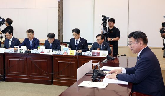제4회 중앙지방 정책협의회 모두 발언하는 윤호중 장관