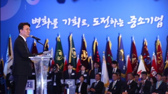 격려사하는 김민석 총리