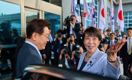이재명 대통령, 다카이치 사나에 일본 총리 영접