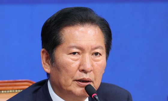 인사말하는 정청래 대표