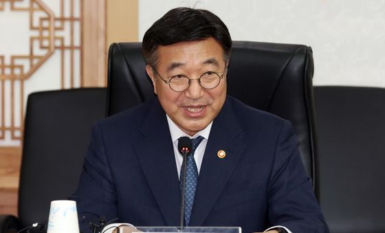 국가기록관리위원회 모두 발언하는 윤호중 장관