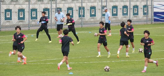 훈련하는 北 내고향여자축구단