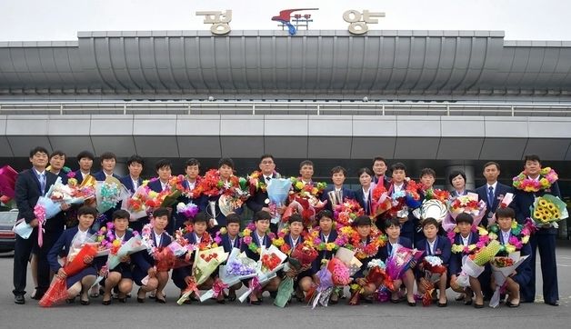 북한 U-17 여자축구 대표팀 금의환향