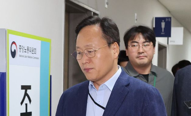 막판 협상 입장하는 삼성전자 여명구 사측 교섭대표