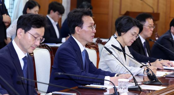 김민석 총리, 공명선거 관계장관회의 주재