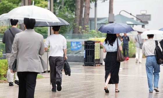 '우산 필수' 출근길