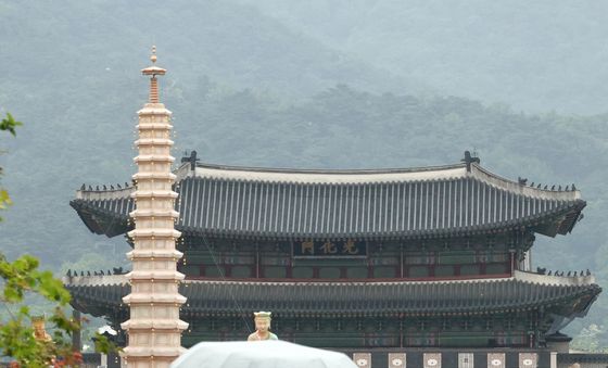 봄비 내리는 광화문