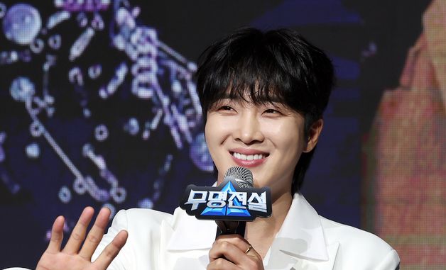 인사말하는 황윤성