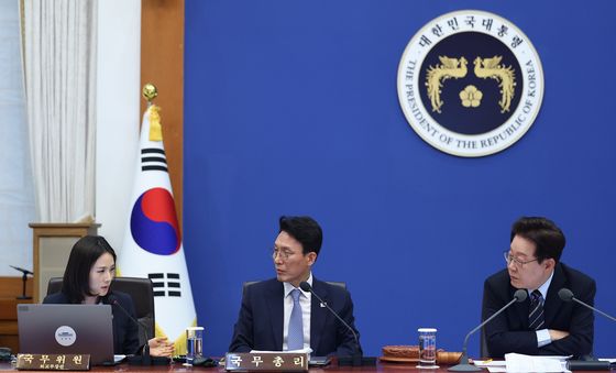 답변하는 김진아 외교부 차관