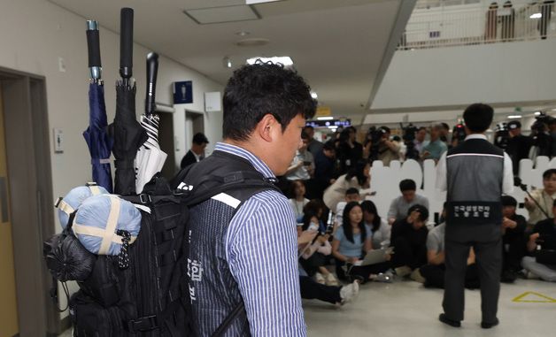 협상장 떠나는  삼성전자지부 교섭대표단