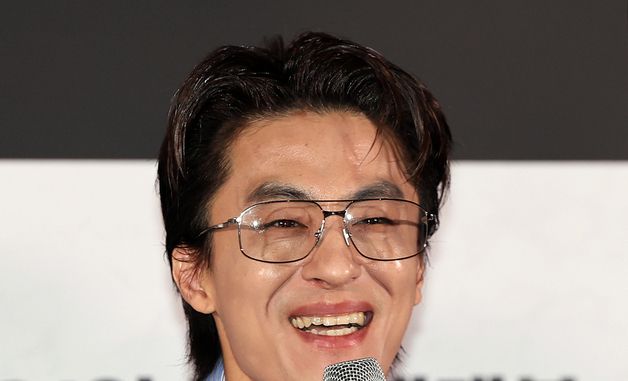 구교환, 좀비들에게 영상편지