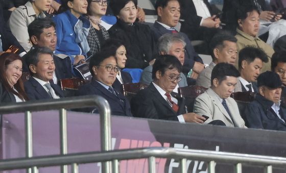 경기 관전하는 정몽규 회장·우원식 의장·최휘영 장관·유승민 회장