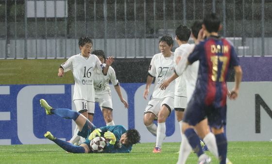 치열한 수중전