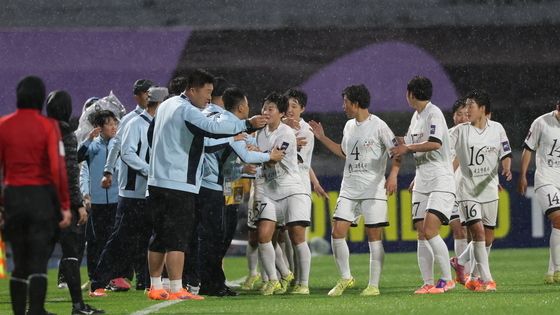 동점에 기쁜 내고향여자축구단