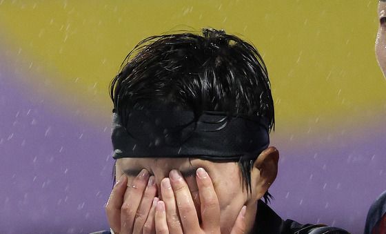지소연, 주체 할 수 없는 눈물