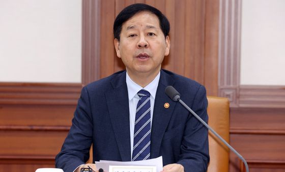구윤철 부총리,  6차 석유 최고가격 지정안 발표