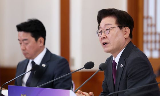 대통령 자문회의·위원회 간담회 발언하는 이재명 대통령
