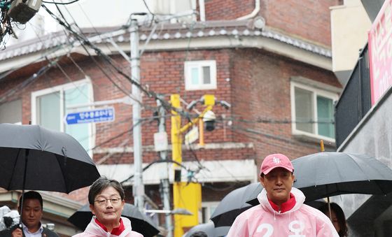 삼양동 골목길 걷는 오세훈·유승민