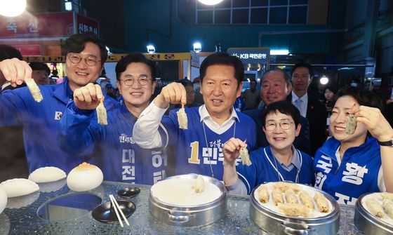 유세 첫 날 대전 찾은 민주당