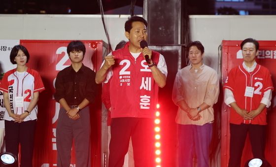 청계광장서 지지 호소하는 오세훈 후보
