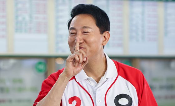 응원 자제 부탁하는 오세훈 후보