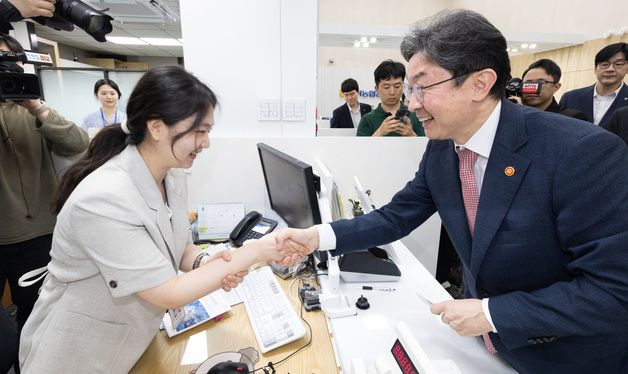 국민참여성장펀드 가입 완료한 이억원 금융위원장