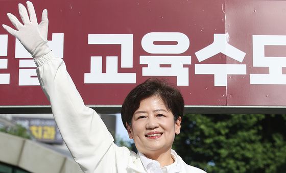 아침인사하는 강은희 대구교육감 후보