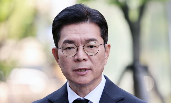 질문에 답하는 정원오 후보