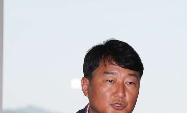 질베르 웅보 사무총장 면담에서 발언하는 양경수 민주노총 위원장