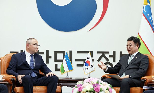 윤호중 장관, 우즈벡 비상사태부 장관 면담
