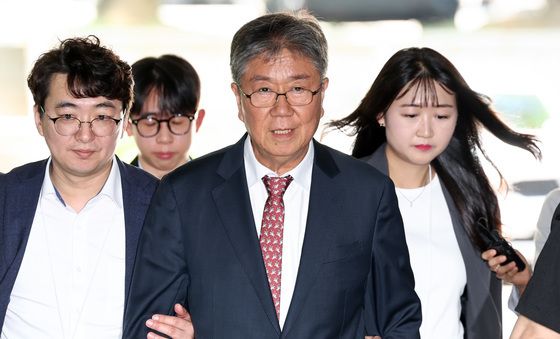 '尹관저 예산 전용 의혹' 김대기 전 비서실장 구속심사 출석