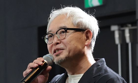 인사말 하는 엔도 히토시 프로듀서